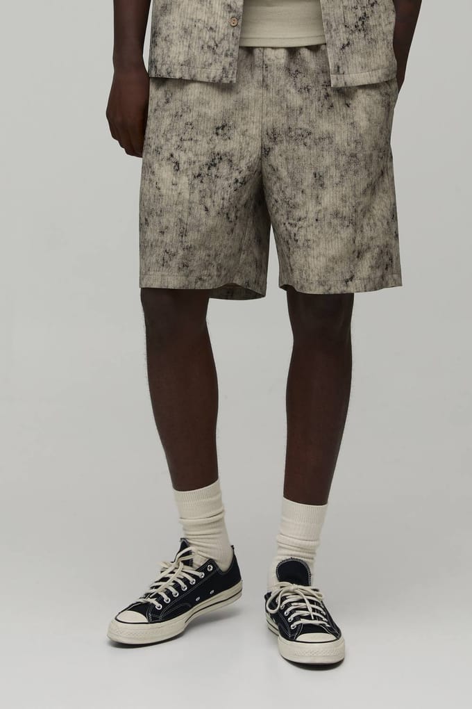 Relaxed Camo Bleach Wash Textured Fit Shorts | Taupe | Size Small