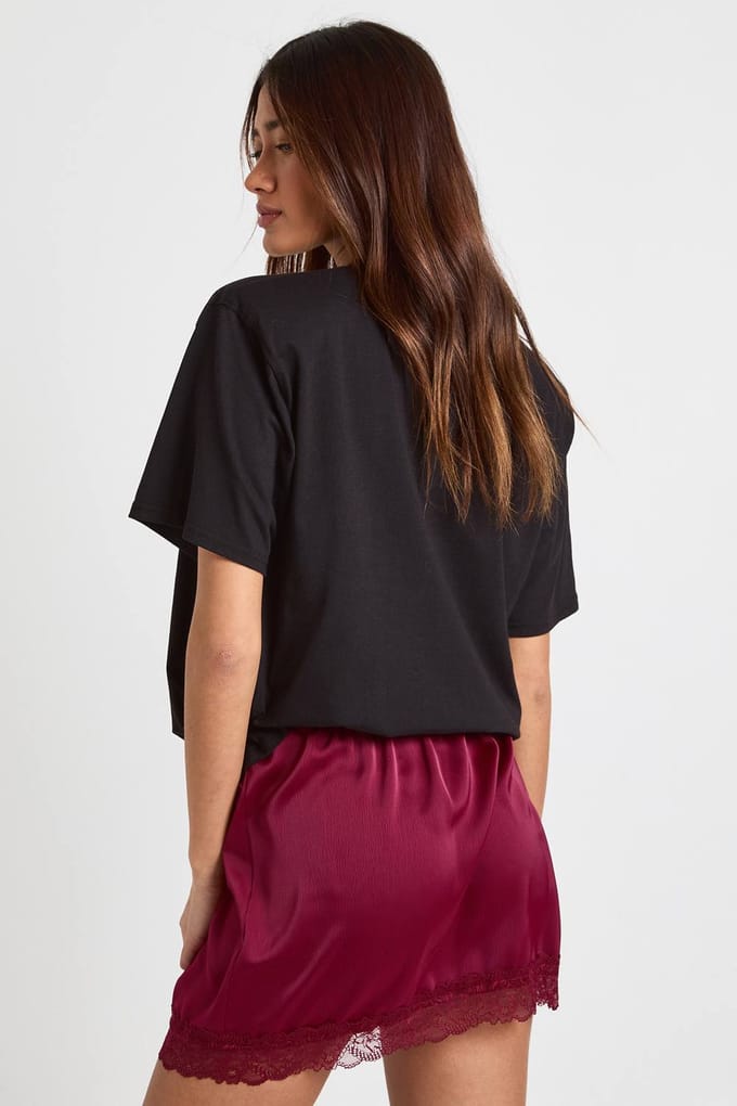 boohoo Dames Satijnen Mini Rok met Kant | Burgundy | Maat: 14