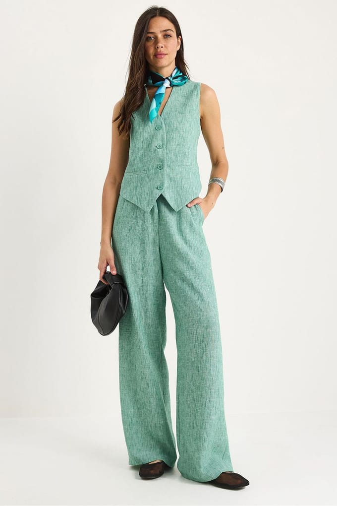 V-hals Vest en Wijde Pantalon Twee-delige Coord Set