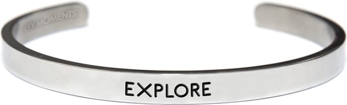 Key Moments for Men 8KM-BM0004 Stalen open bangle met tekst - Explore - One-size - Zilverkleurig