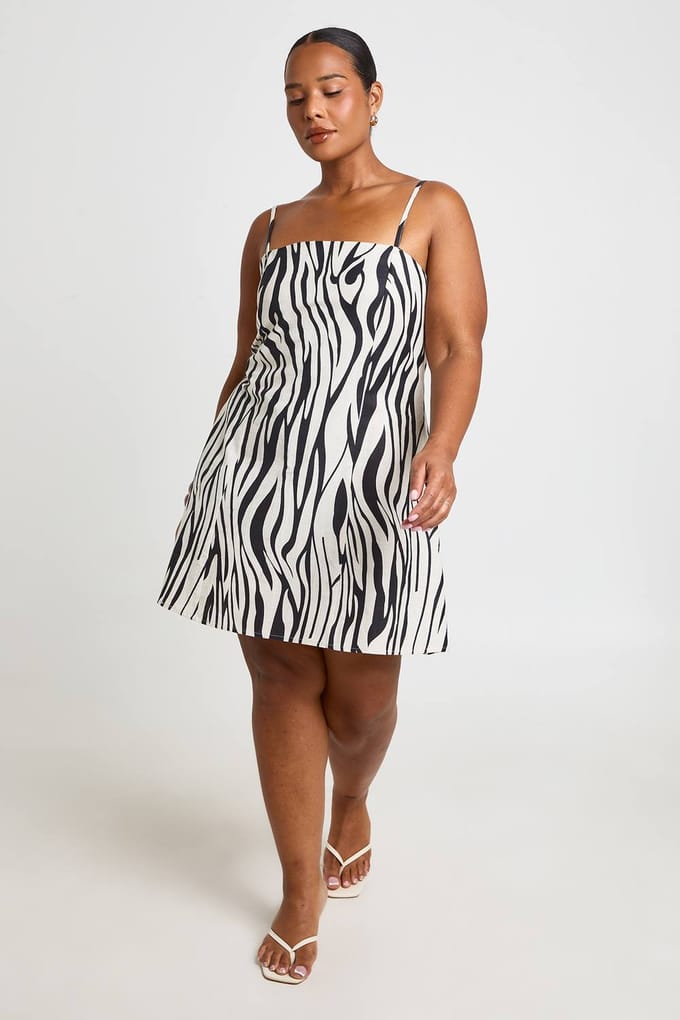 boohoo Dames Plus Zebraprint Linnen Getailleerde Rechte Jurk | Maat: 54
