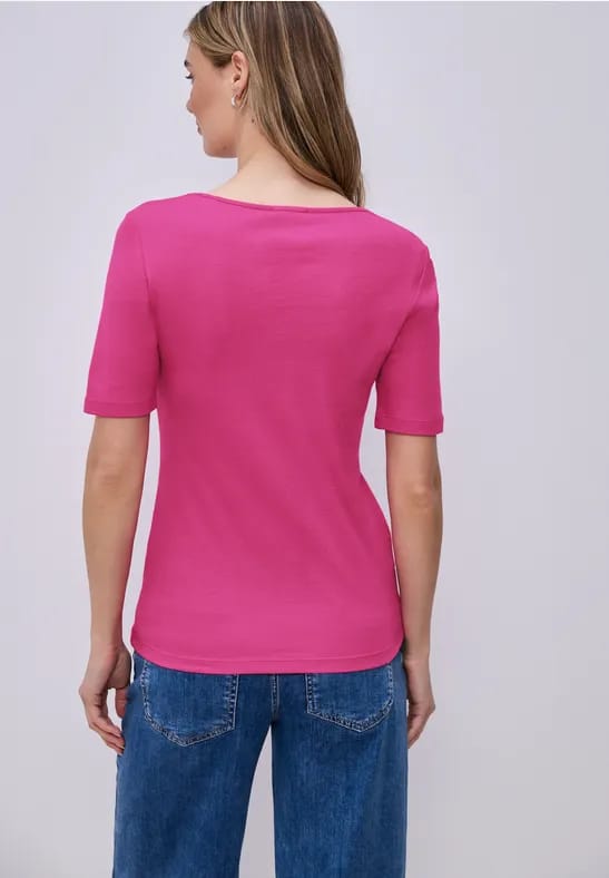 Shirt met korte mouwen en hartvormige halslijn