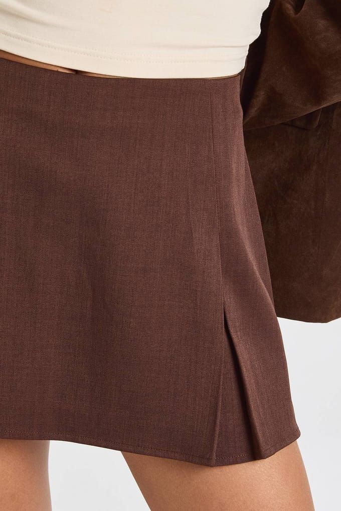 boohoo Dames Geweven geplooide skort | Chocolate | Maat: 10