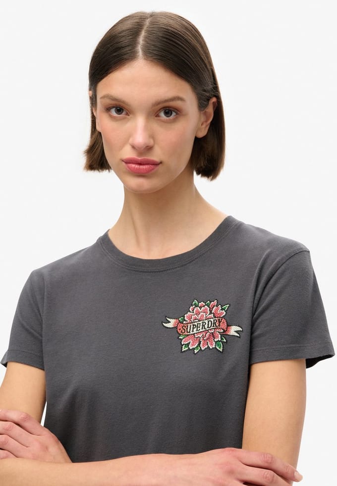 Superdry - Tattoo Rhinestone getailleerd T-shirt - Dames - T-shirts