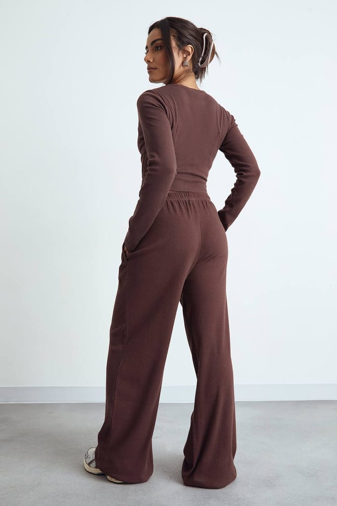 boohoo Dames Basic ribgebreide broek met wijde pijpen | Chocoladebruin | Maat: 34