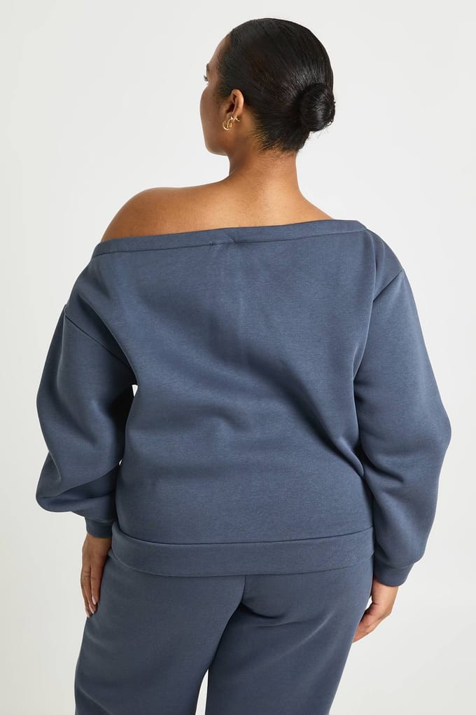 boohoo Dames Plus Off-the-Shoulder Ruimvallende Sweatshirt | Houtskool | Maat: 46
