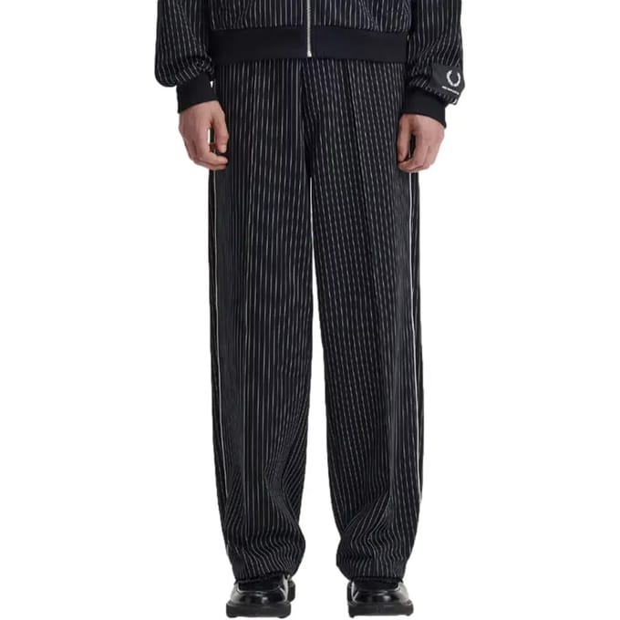 Jogging Fred Perry pinstripe
