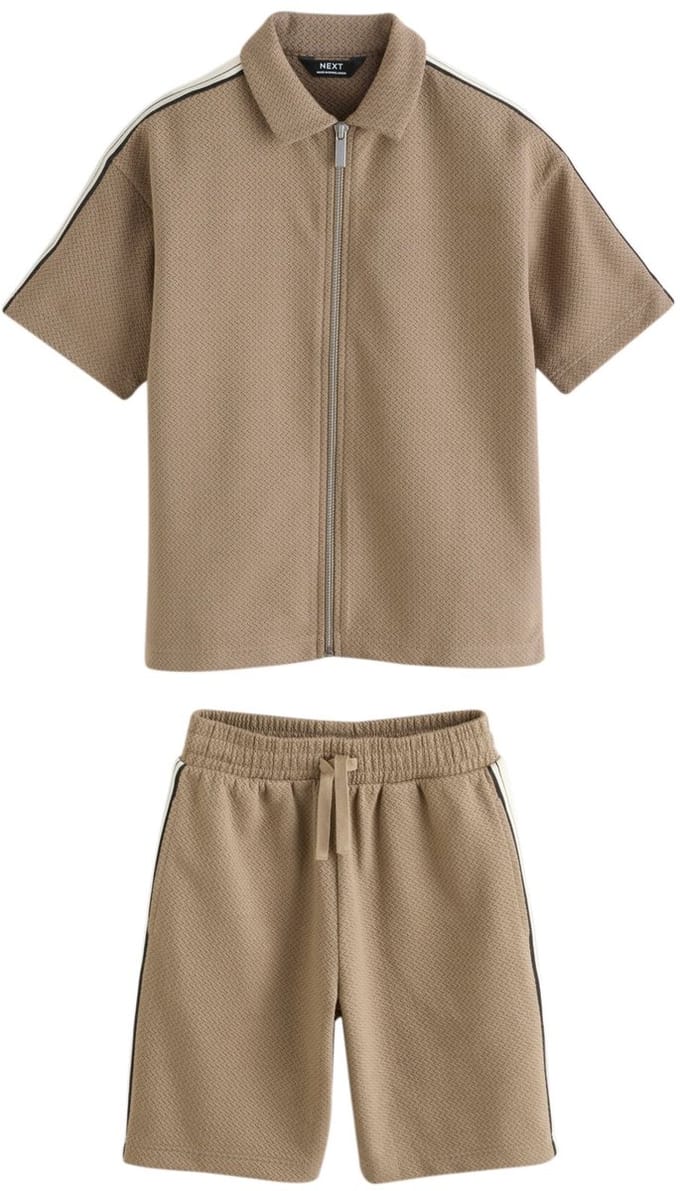 Next - Jongens - Set van poloshirt met korte mouwen en rits en short - Bruin