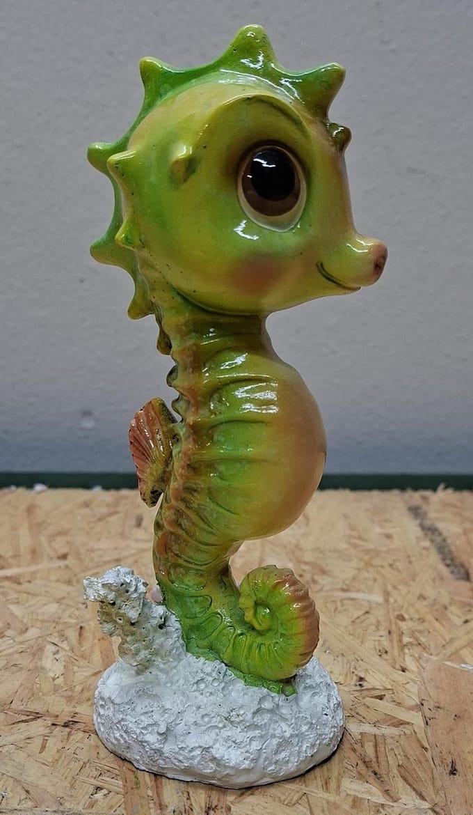 Sierlijk Zeepaardje Beeldje – Oceaan Decoratie – 17 cm – Groen/Geel