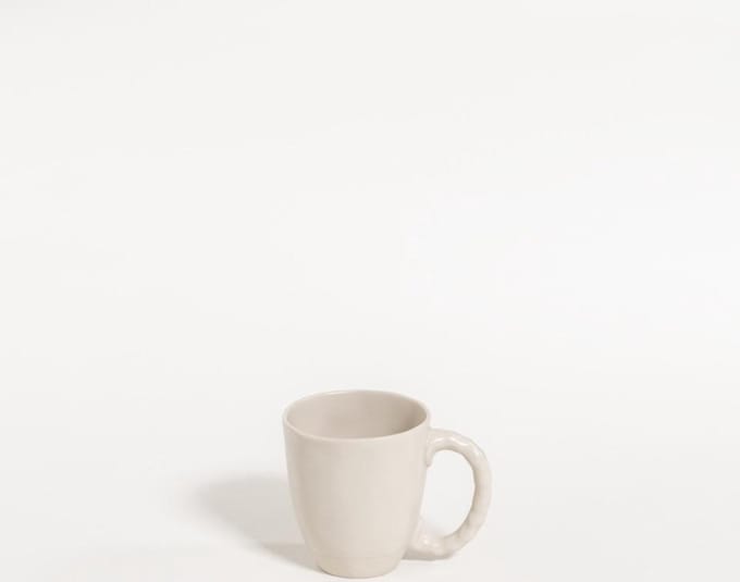 The Table atelier - kopje met oor - Ø 7 - 130 cl - handgemaakt - creme