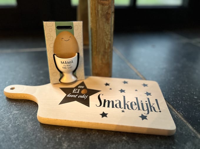 Creaties van Hier - Serveerplankje met eierdop - Mama - Hout - Ontbijt - Moederdag