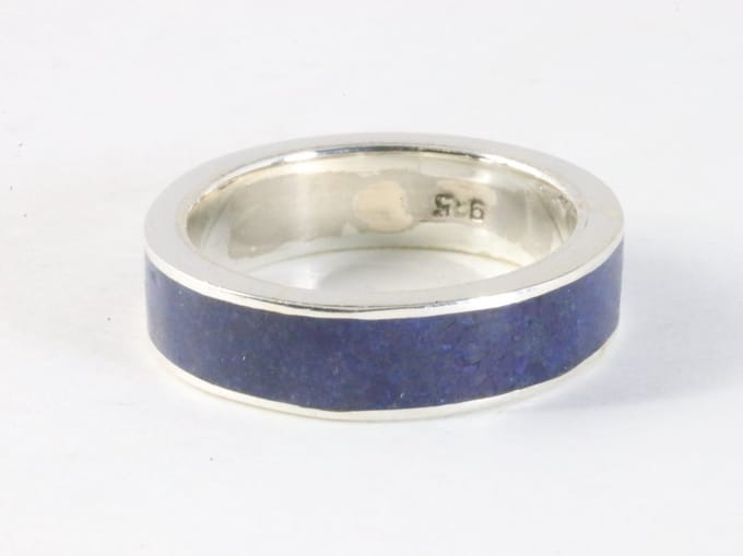 Zilveren ring met lapis lazuli - maat 18