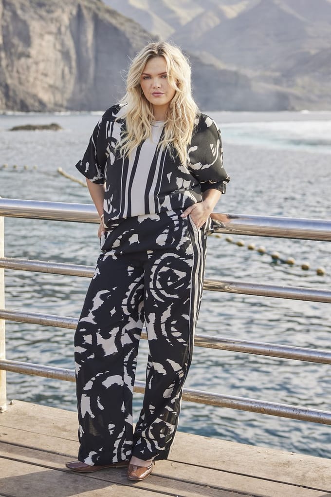 ONLY CARMAKOMA - CARNICON LIFE WIDE PANTS AOP - Dames - Leggings