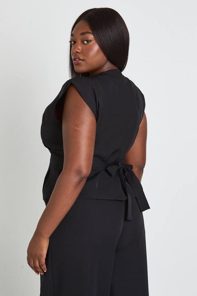 boohoo Dames Plus Mouwloos Gilet Met Getailleerde Taille | Black | Maat: 16
