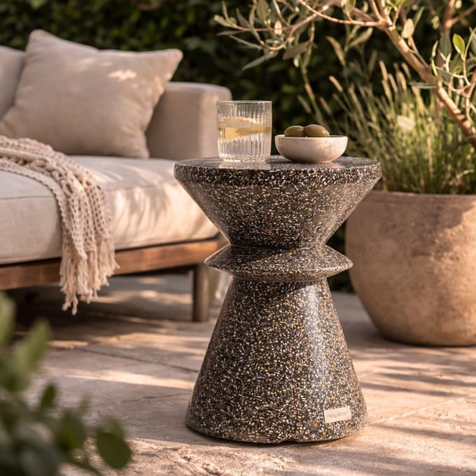 Tuinbijzettafel van terrazzo ALTURIO