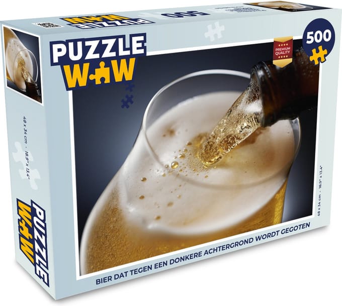 Puzzel Bier dat tegen een donkere achtergrond wordt gegoten - Legpuzzel - Puzzel 500 stukjes