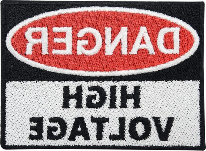Finally Home Danger High Voltage patch om op te strijken, let op hoogstroompatches, gevaar strijkpatches, waarschuwing, strijkplaatje, stroompatch