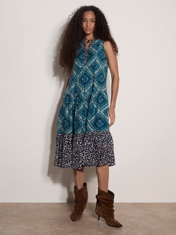 Geometrische patchwork midi-jurk met lagen