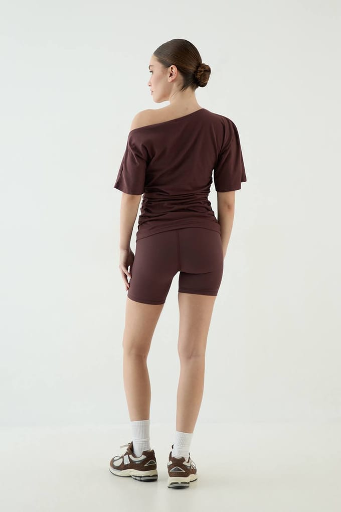 Dames Dsgn Studio Off-shoulder Top Met Korte Mouwen En Gecinchte Taille | Chocolate | Maat: Medium