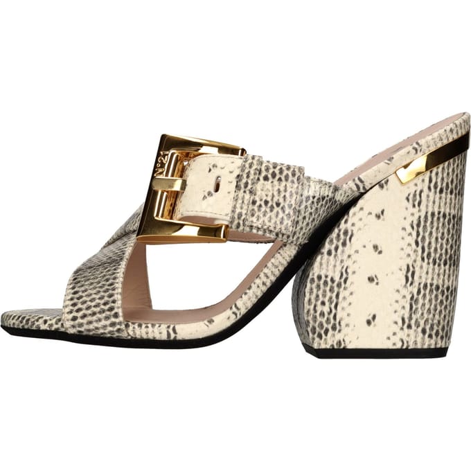 N°21 Sandalen Bruin