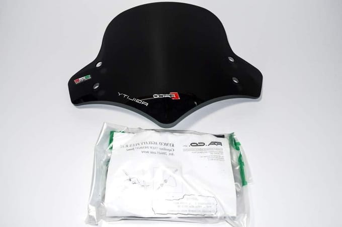 Windscherm Donker - Scooter Vizier - Bescherming Tegen Wind - Specifieke Pasvorm - 35x46 cm - Donker Grijs