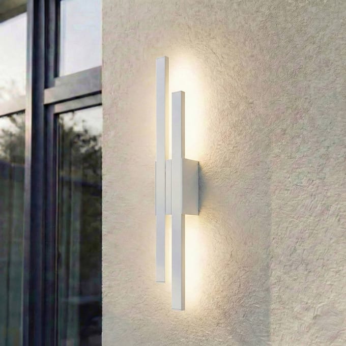 Lindby LED buiten wandlamp Sakari, wit, aluminium, hoogte 59 cm