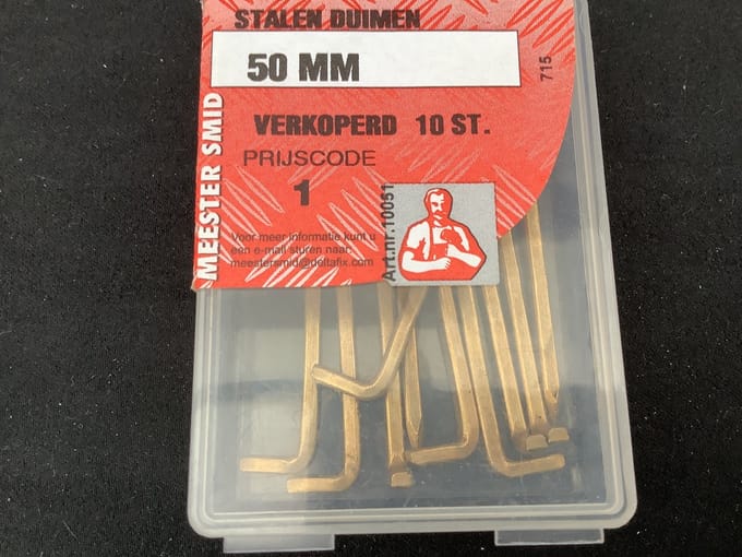 Ophanghaak verkoperd. 50 mm. Lang. Stalen duimen. 10 stuks. Meestersmid.