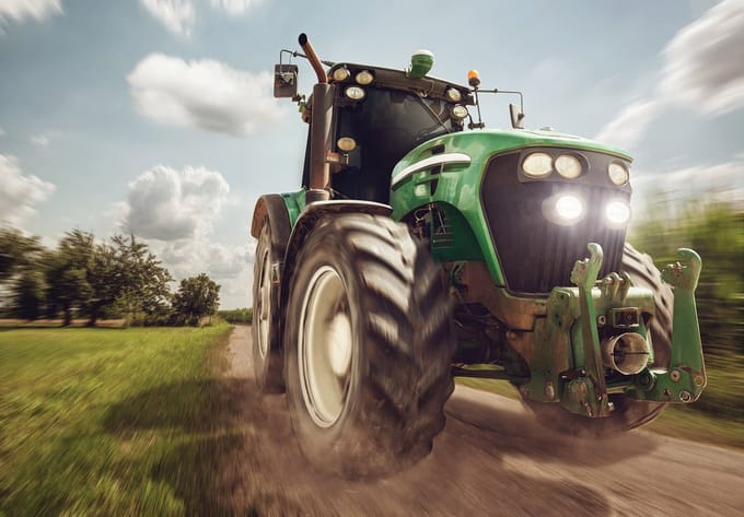 Fotobehang - Tractor - Platteland - Vliesbehang - (416 x 254 cm)