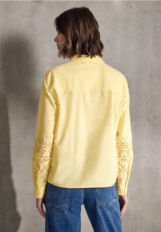 Blouse met geborduurde mouwen