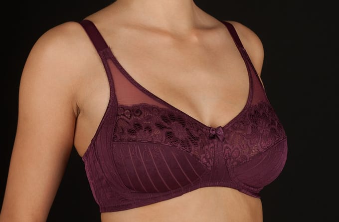 Selene Scarlet BH zonder beugels maat 90B burdeos
