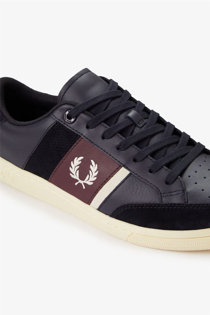 Fred Perry B725 Leer Suède Heren Sneakers Marine/Ecru/Dieprood