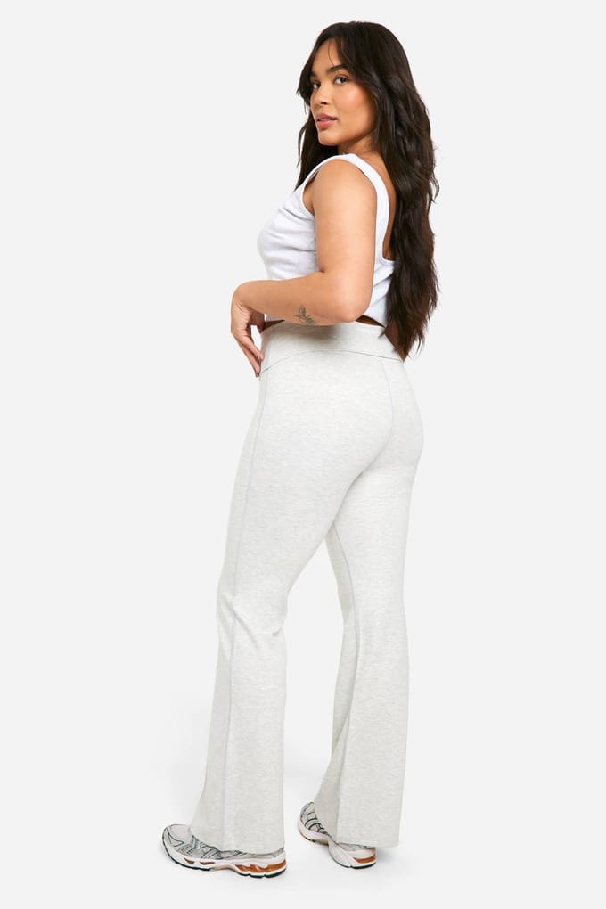 boohoo Dames Plus DSGN Studio Supersoft Sculpt Flared Legging | Ash Grey | Maat: 18