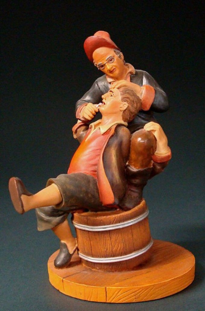 Mouseion Barbier - Klassieke kapper - The Extraction Beeld - Hoogte 13 cm