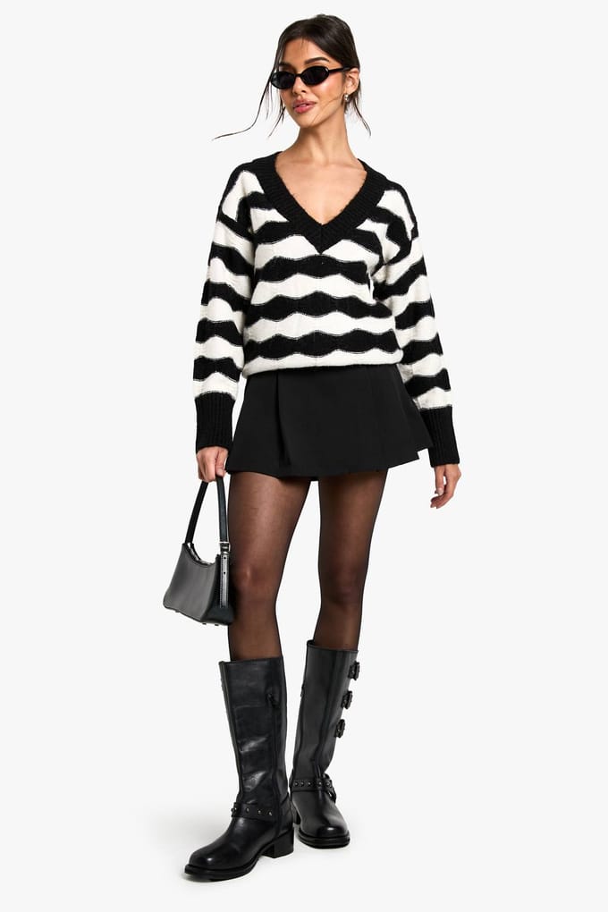 boohoo Dames V-hals gestreepte oversized gebreide trui | Mono | Maat: Small