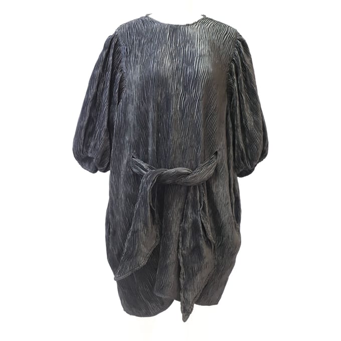 Ganni geplooide jurk met riem in zwarte viscose