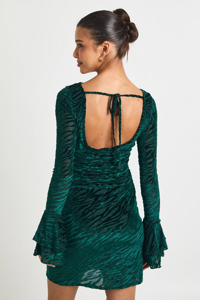 boohoo Dames Devore uitlopende mouw open rug mini-jurk | Groente | Maat: 40