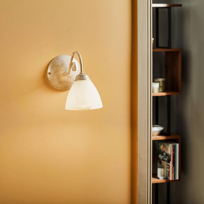 Lamkur Wandlamp Adoro met glazen kap, wit