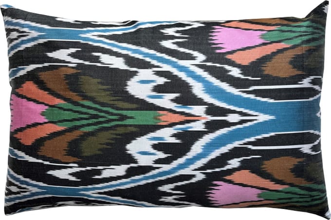Ikat kussen zijde