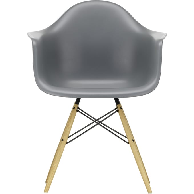 Vitra - DAW Eames Plastic Armchair - granietgrijs RE - honingkleurig essenhout - 4 - 6 Wochen