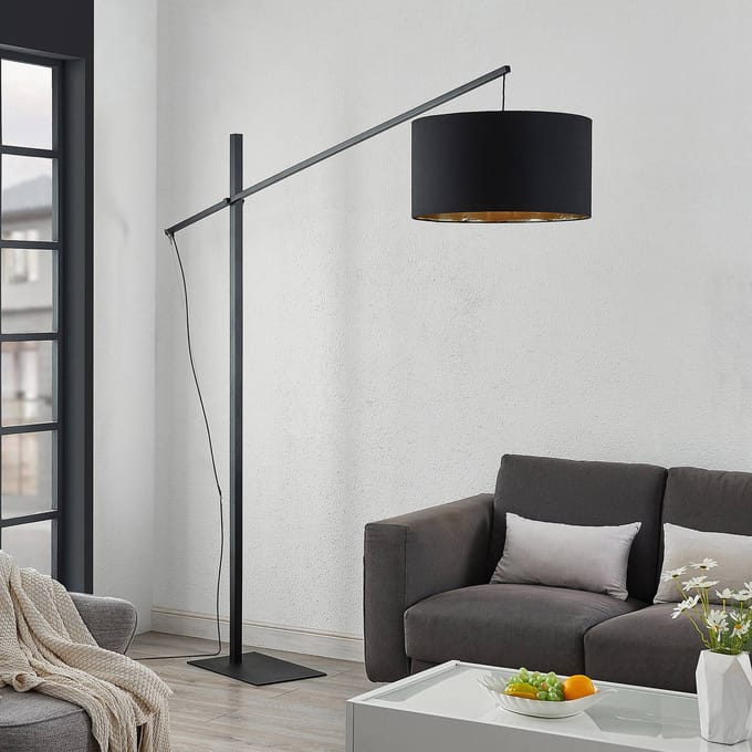 Arcchio gebogen vloerlamp Mossa, 200 cm, zwart-goud, textiel