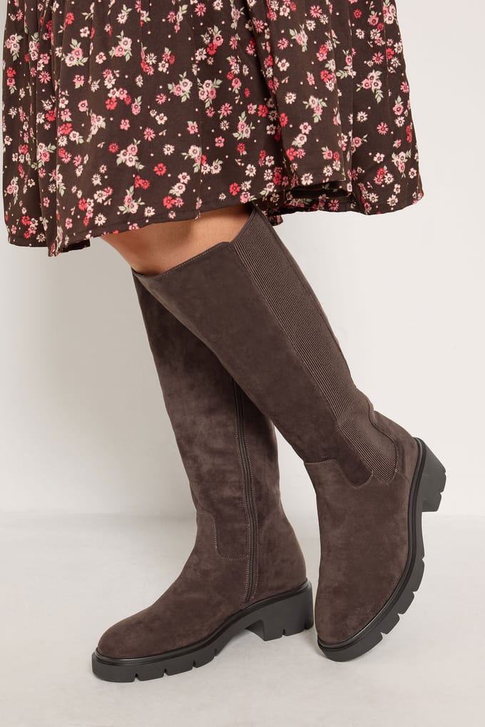 Yours Bruine Kniehoge Chelsea Boots Met Profielzool In Brede E En Extra Brede Eeepasvormsize 37EEE