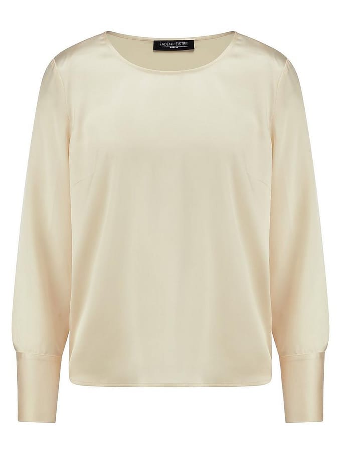 Een slip-on blouse Van Fadenmeister Berlin wit