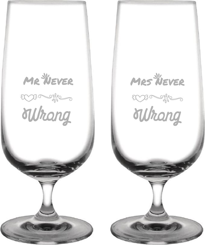 Gegraveerde set Bierglazen op voet 41cl Mr. Never wrong - Mrs. Never wrong