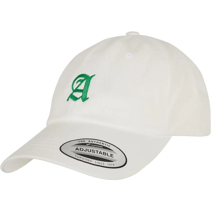 Mister Tee - Letter White Low Profile Cap A Verstelbare pet - Zwart