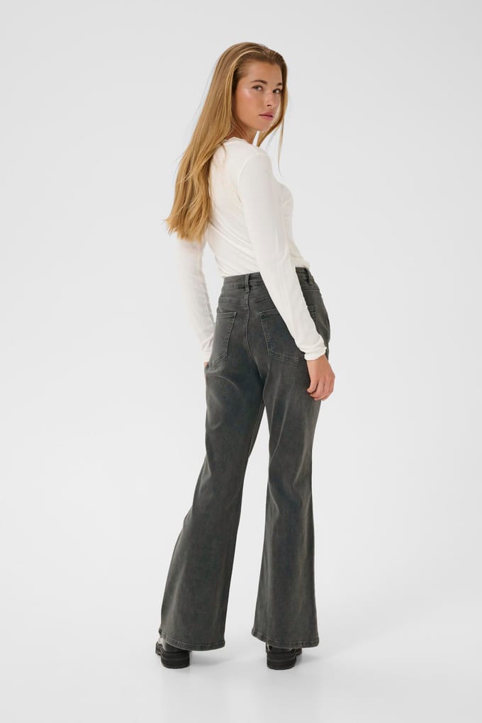 Vrouwelijke Flared Jeans KAFFE Sinem