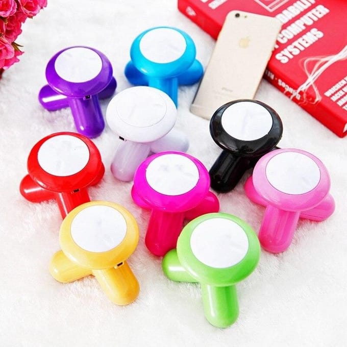 Multifunctionele Volledige Lichaamstrilling Mini Mini Massager Huishoudelijke USB-oplaadbare Elektrische Driehoekige Cervicale Massage roze