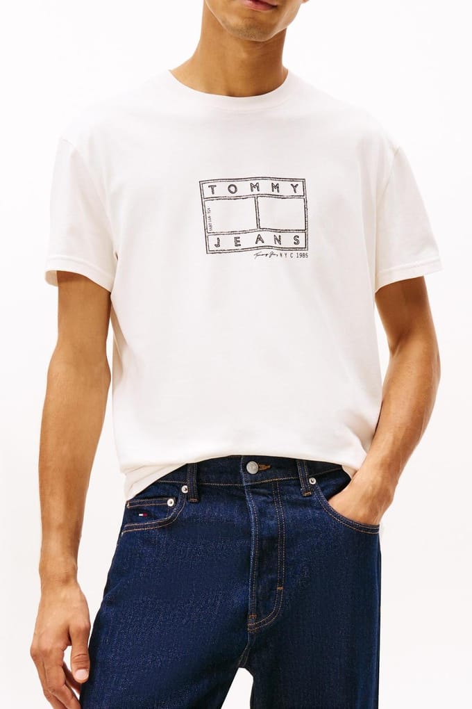 Tommy Hilfiger Tjm Regular Center Flag Tee Ancient White Taglia: M | Magliette basic Outlet | Uomo | Bianco