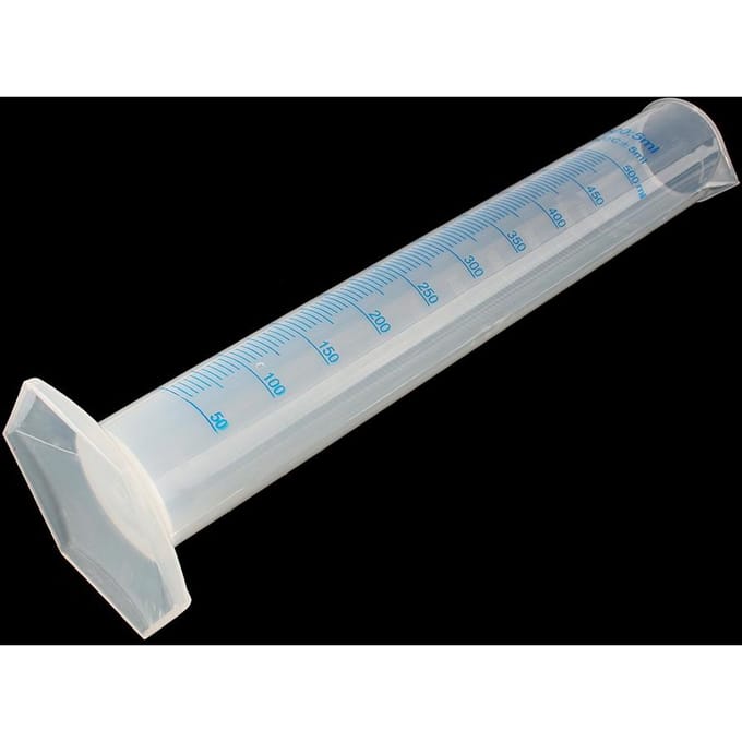 Tube de test de liquide d'essai de laboratoire gradué en plastique de 500 ml gray