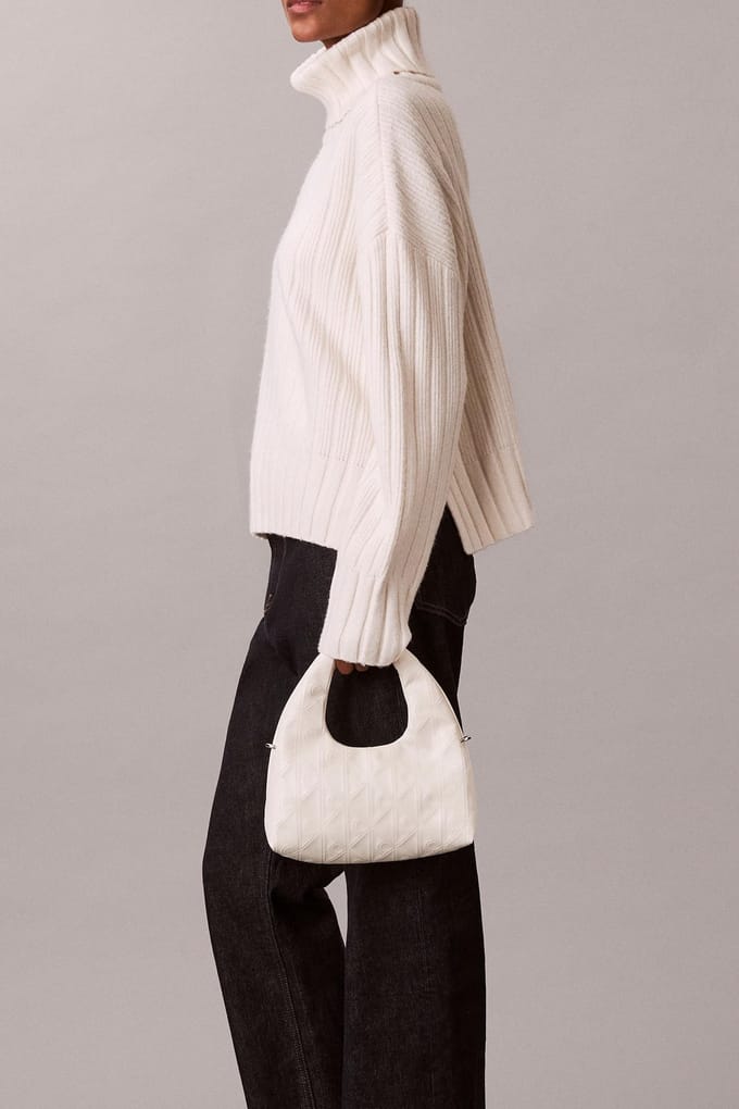 Calvin Klein Emblem Puffer Crossover Bag Lily White Größe: OS | Handtaschen Outlet | Damen | Weiß