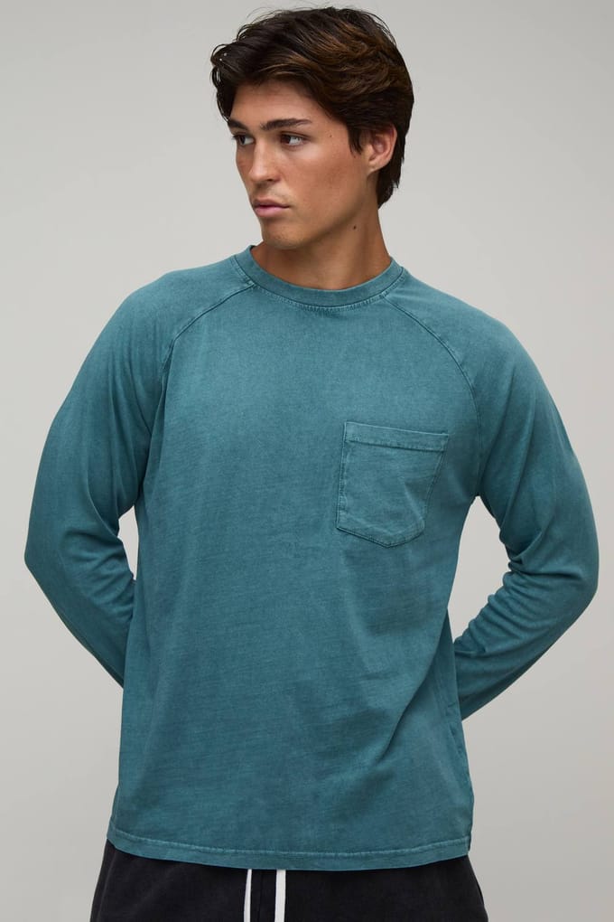 Essentieel Gewassen Regular Fit Raglan T-shirt Met Lange Mouwen En Borstzak | Forest | Size Medium